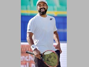 Leander Paes in line for first title of the season at Leon Challenger
