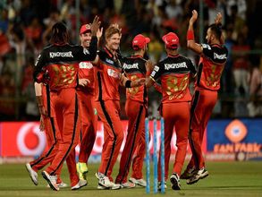 IPL 2017: Match 5: Royal Challengers Bangalore beat Delhi Daredevils by 15 runs