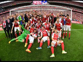 Arsenal beat Chelsea 2-1 to win record 13th FA Cup