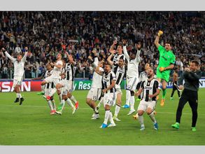Champions League: Dani Alves sends Juventus to final