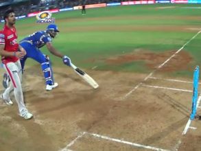 IPL 2017: MI's Kieron Pollard cheats trying to win but fails