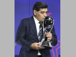 Diego Maradona blasts Argentina coach Sampaoli but praises Messi