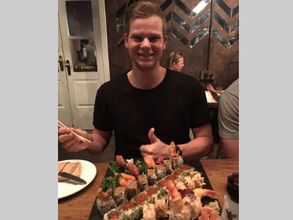 IPL 2017: RPS captain Steve Smith 'puts on a clinic' with sushi rolls
