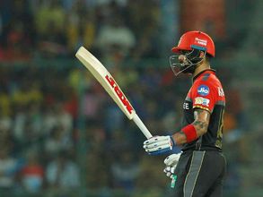 IPL 2017: Virat Kohli gives away man of the match award to fans at Feroz Shah Kotla