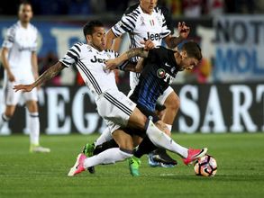 Dani Alves urges teammate Paulo Dybala to leave Juventus