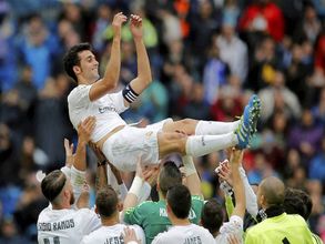 Former Real Madrid and Liverpool defender Alvaro Arbeloa announces retirement