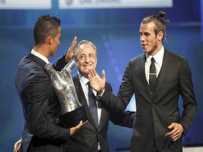 Manchester United in talks with Real Madrid over superstar's move