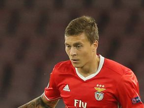 Official: Manchester United sign defender Victor Lindelof from Benfica