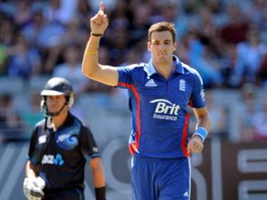 Champions Trophy: Steven Finn replaces Chris Woakes in England squad