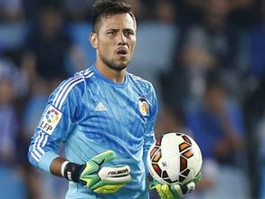 Valencia goalkeeper Diego Alves joins Flamengo