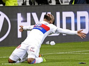 Arsenal set to sign Alexandre Lacazette for a club record fee
