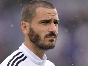 Juventus defender Leonardo Bonuuci completes shock AC Milan move