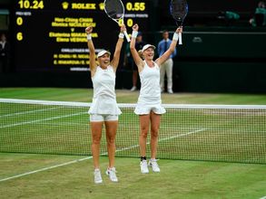 Wimbledon: Russian Vesnina-Makarova win women's doubles title