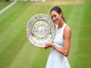 Garbine Muguruza downs Venus Williams in straight sets to win maiden Wimbledon title