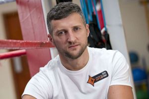 'Massive pressure' on Mayweather, Froch claims