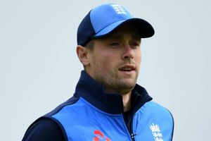 Chris Woakes replaces Roland-Jones in only England change for Headingley Test