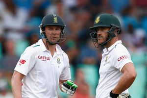 Gibbs sparks Twitter spat by rounding on De Villiers and Du Plessis