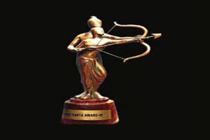 Coach of Narang and Bhagwat, Sanjay Chakrabarty receives Dronacharya award
