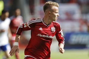 Huddersfield bring in Switzerland defender Hadergjonaj