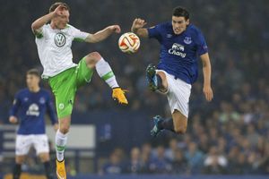 Everton's Barry moves to West Brom