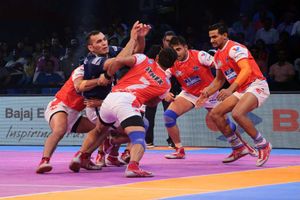 Pro Kabaddi League 2017: Haryana Steelers edge Dabang Delhi 27-25