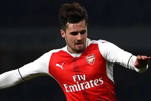 Arsenal send Jenkinson and Bramall to Birmingham
