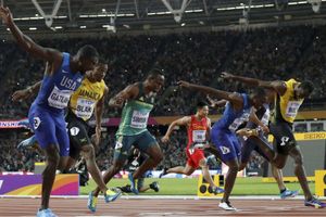 Justin Gatlin jeered again, this time at medal ceremony