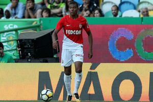 Wenger eyes Sanchez deal as PSG focus on Mbappe