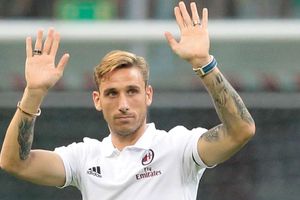 AC Milan midfielder Biglia facing a month out with thigh injury