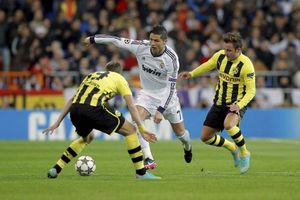 Borussia Dortmund manager hails Mario Gotze on competitive return