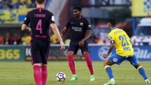 Barcelona's Marlon on the way to Nice