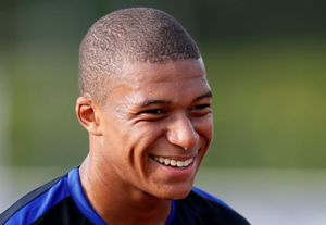 It's official: Mbappe joins PSG on loan from Monaco