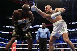 Judges pour scorn on McGregor's fast start against Mayweather