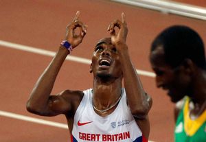 Farah defends 10,000M world title in emphatic style