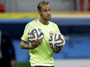 Brazilian superstar Neymar keeps silence on return to Barcelona