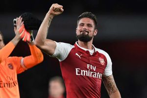 Giroud confirms Arsenal stay after opening-day winner