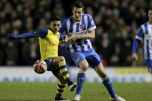 Arsenal reject Sanchez, Chamberlain offers