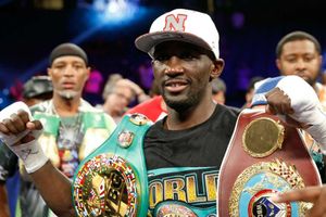 Crawford hands over IBF belt