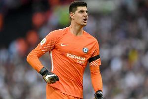 Courtois takes swipe at Tottenham fans after Chelsea win at Wembley