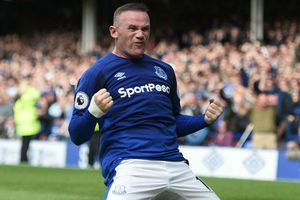 Everton 1 Stoke City 0: Rooney winner seals dream Premier League return