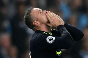 Koeman lauds 'clever' Rooney after 200th Premier League goal