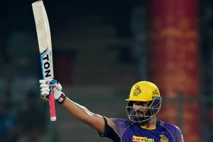Look who Yusuf Pathan caught up with in London