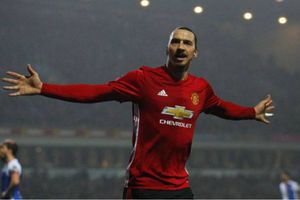 Manchester United set to sign Zlatan Ibrahimovic on one-year deal