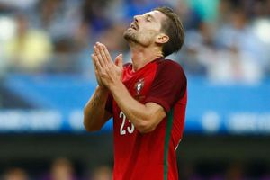 Silva limbo remains at Leicester as Gray nears new deal