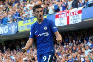 Chelsea's Alvaro Morata makes obscene gesture towards Barcelona supporters