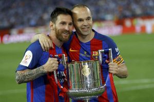 Andres Iniesta denies Barcelona President's claim of signing new contract