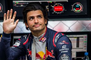 Sainz to drive for Renault in 2018