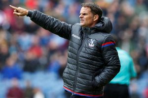 De Boer on the brink as Palace suffer worst start in Premier League history