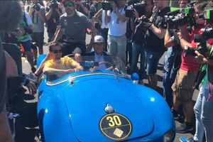Alonso to Renault confirmed! – Mercedes have fun with snap of Spaniard
