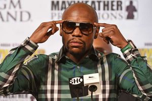 Mayweather defends Trump's 'locker room talk'